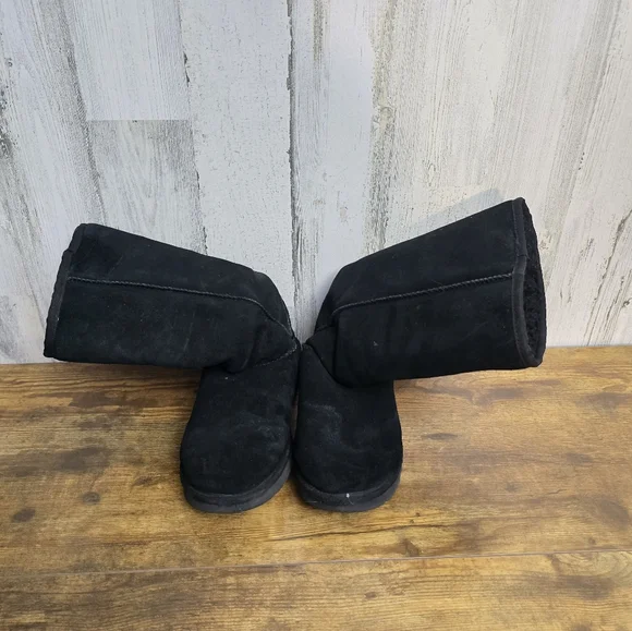 UGG Tall Black Boots 1098471 With Logo Down The Sides Womens Size 8 - Picture 4 of 8